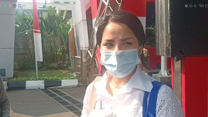 Windy Idol usai diperiksa KPK (Adrial-detikcom)