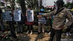 Aksi Aktivis Coba Terobos Balai Kota, Tuntut Penanganan Polusi Jakarta