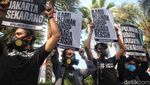 Aksi Aktivis Coba Terobos Balai Kota, Tuntut Penanganan Polusi Jakarta