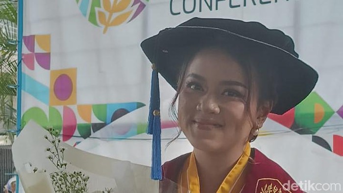 Anak Bupati Ponorogo yang memilik nama unik, Jian Ayune Sundul Langit.