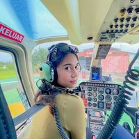 Dalam video yang beredar, Pratama dan Zize memang tampak sedang berada di jalanan Jepang. Sebuah postingan yang menyebut nama keduanya memperlihatkan pria berusia 21 tahun itu tengah mendorong seorang wanita di kereta bayi yang diduga adalah Zize. Foto: Instagram @azizahsalsha_