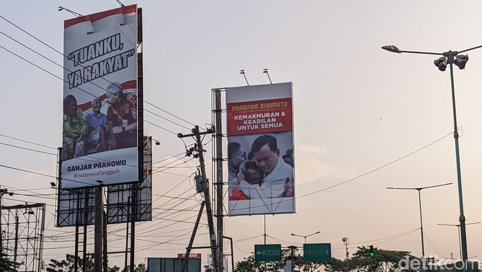 Baliho Ganjar Pranowo dan Prabowo Subianto mejeng sebelahan di Lingkar Demak. Foto diunggah Rabu (16/8/2023).