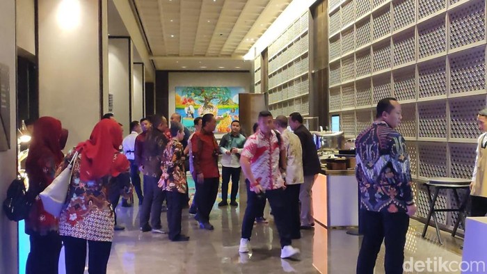 Beberapa penjabat (Pj) kepala daerah yang merupakan ASN Pemprov Jateng terlihat di acara konsolidasi kader PDIP Jawa Tengah di Hotel Padma, Semarang, Selasa (15/8/2023) malam.