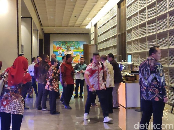 Beberapa penjabat (Pj) kepala daerah yang merupakan ASN Pemprov Jateng terlihat di acara konsolidasi kader PDIP Jawa Tengah di Hotel Padma, Semarang, Selasa (15/8/2023) malam.