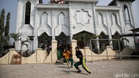 Kerahkan energi sekuat tenaga untuk meraih kemenangan.  