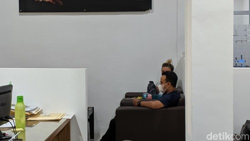 Bule asal Belanda dideportasi dari Lombok, NTB.