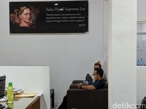 Bukannya Liburan, Bule Belanda Malah Buka Kelas Bikin Gerabah, Diusir Deh!