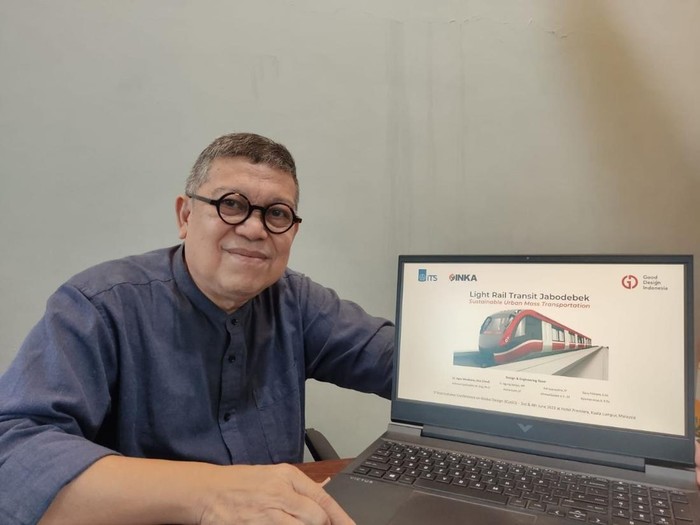 Dosen Departemen Desain Produk Industri ITS Dr Agus Windharto DEA menjadi salah satu sosok di balik rancangan desain eksterior dan interior kereta LRT Jabodebek
