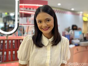 Amanda Rawless Beri 4 Tips Perawatan Bibir Sehari-hari Agar Plumpy dan Sehat