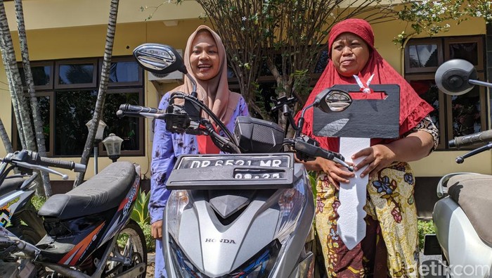 Hayani senang motor anaknya yang dipakai menjambret oleh tetangganya dikembalikan polisi.