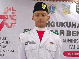Gaya Cool Dhofin di Kamera, Putra Ibnu Jamil yang Jadi Paskibraka