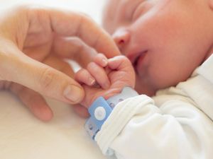 Catat! Bayi Lahir di Surabaya Dijamin Langsung Dapat 3 Akta Ini