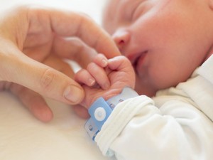 4 Doa untuk Anak Baru Lahir dan Sunnahnya yang Bisa Diamalkan