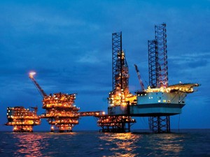 Harga Minyak Masih Betah di US$ 100 per Barel