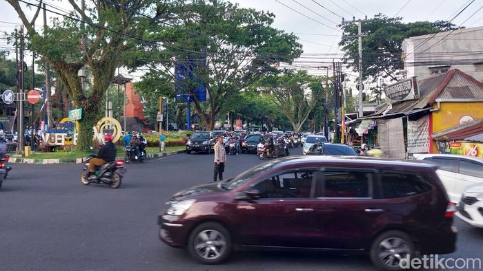 Kemacetan imbas bubaran ospek di Universitas Brawijaya (UB) Kota Malang.