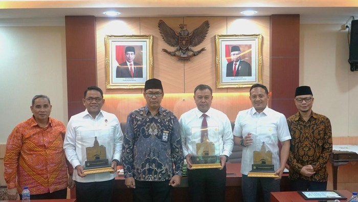 Kemenag mengapresiasi keberhasilan polisi atas penanganan masalah umrah dan haji khusus.