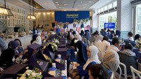 Pengenalan Aquaproof Special Edition disambut dengan antusiasme positif yang dihadiri lebih dari 70 peserta dari berbagai kalangan dengan balutan busana berwarna biru dan putih.