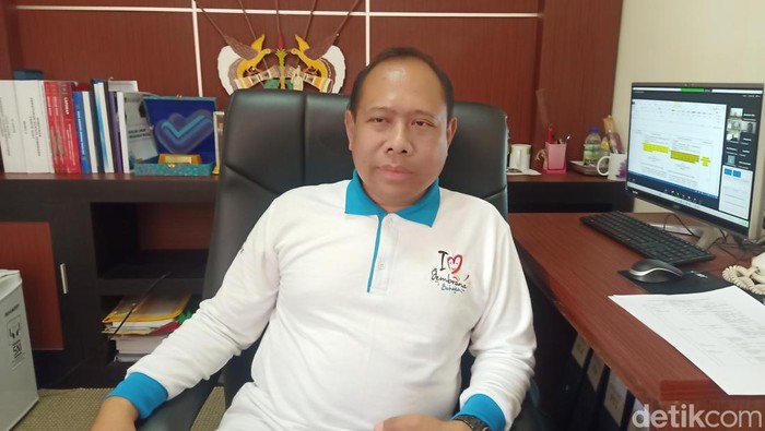Kepala Dinas Penanaman Modal, Pelayanan Terpadu Satu Pintu dan Tenaga Kerja (PMPTSPTK) Jembrana, Made Gede Budhiarta saat ditemui dikantornya, Selasa (15/2023).