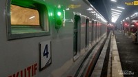 Kereta Api Jayabaya berhenti di Stasiun Semarang Poncol (Foto: Malik Ibnu Zaman)