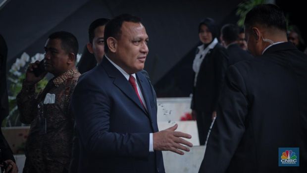 Ketua KPK R.I Firli Bahuri setelah sidang tahunan MPR RI tahun 2023 di Gedung DPR RI, Jakarta, Rabu (16/8/2023). (CNBC Indonesia/Faisal Rahman)