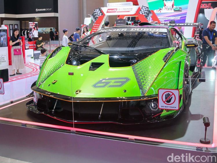 Lamborghini Essenza SCV12 Jadi Mobil Termahal di GIIAS 2023