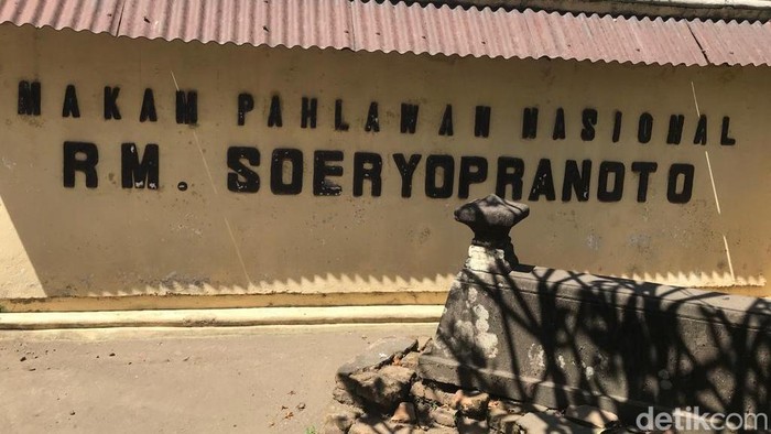 Kompleks makam Suryopranoto, Gambiran besar, Umbulharjo, Kota Jogja.
