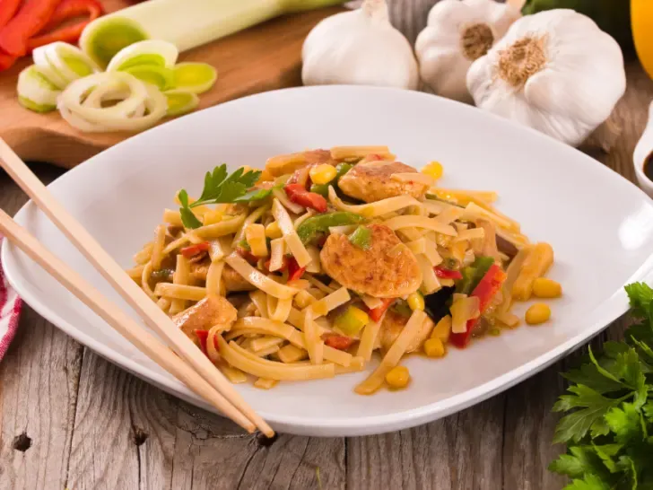 5 Hidangan Khas Suriname yang Namanya Mirip Makanan Indonesia