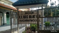 Makam KH Mas Mansyur, difoto oleh Malik Ibnu Zaman.