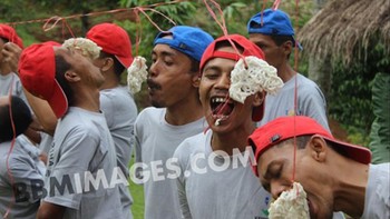 Betul, yang penting makan gratis! Foto: Istimewa