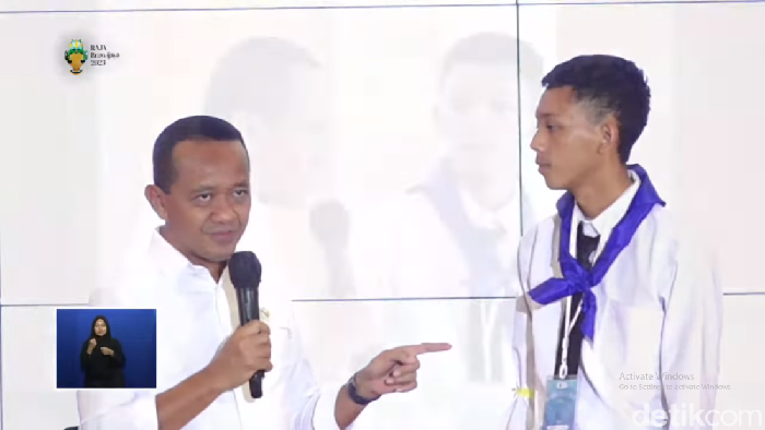Menteri Bahli beri beasiswa kepada tiga maba UB