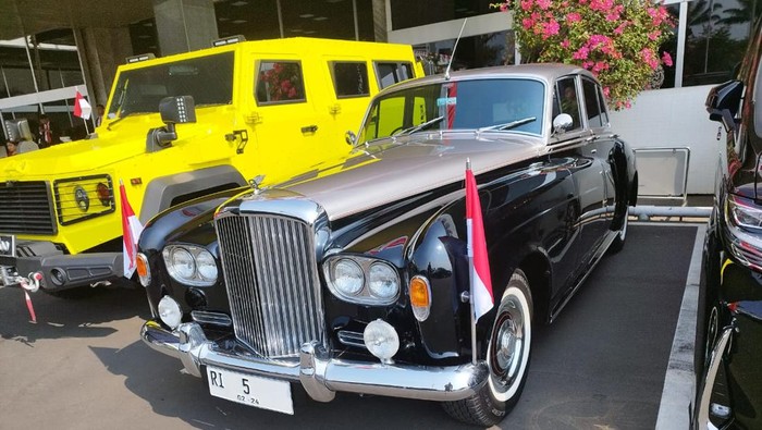 Mobil Ketua MPR RI Bambang Soesatyo