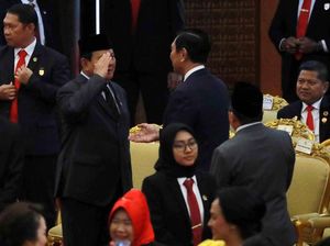 Momen Prabowo Beri Hormat ke Luhut Sebelum Sidang Tahunan MPR