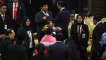 Momen Prabowo Beri Hormat ke Luhut Sebelum Sidang Tahunan MPR