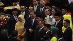 Momen Prabowo Beri Hormat ke Luhut Sebelum Sidang Tahunan MPR