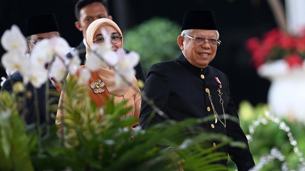 Momen Wapres Maruf Amin Didampingi Istri Tiba di Sidang Tahunan MPR
