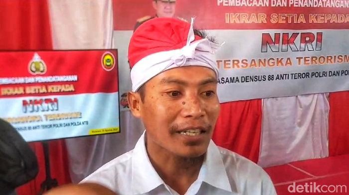 Opik Setiawan alias Hamzah tersangka terorisme asal Lombok Tengah sumpah ikrar setia NKRI.