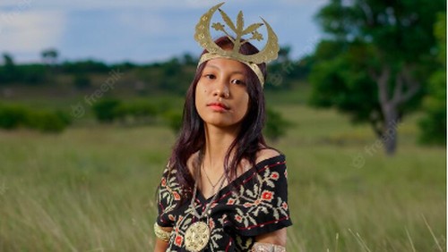 Baju adat wanita suku Rote, NTT.