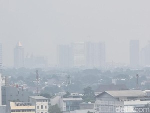 Tak Ada Langit Biru di Jakarta Hari Ini