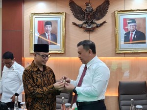 Bongkar Penipuan Haji Furoda, Kemenag Beri Pin Emas ke Polda Jabar