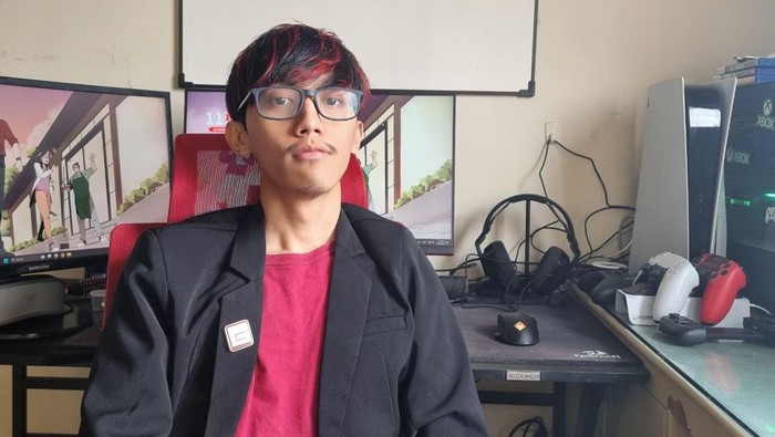 Berawal dari rasa penasarannya terhadap video game, seorang pemuda asal Pacitan punya mimpi besar untuk memperkenalkan karyanya sendiri kepada dunia. Upaya yang dilakukan sejak Sekolah Menengah Pertama (SMP) pun membuah hasil.