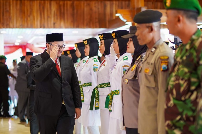Pesan Bupati Kediri Usai Kukuhkan 74 Anggota Paskibraka 2023