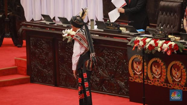 Pidato kenegaraan Presiden RI saat sidang tahunan MPR, DPR dan DPD RI, Jakarta, Rabu (16/8/2023). (CNBC Indonesia/Muhammad Sabki)