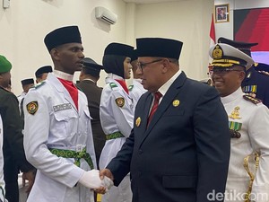 Pj Gubernur Papua Barat Daya Kukuhkan 36 Anggota Paskibraka