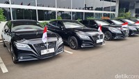 Di jajaran paling mewah varian hybrid 3.500 cc V6, mampu menghasilkan tenaga 365 PS dan torsi gabungan tembus 620 Nm.