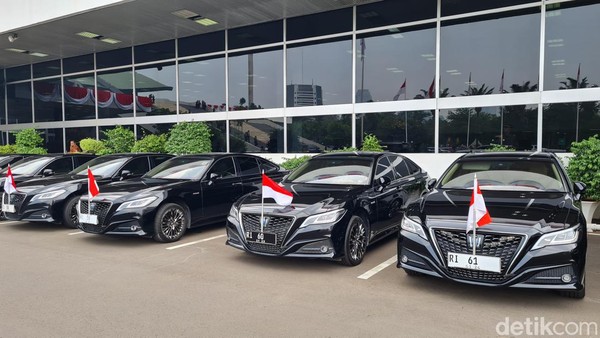 Potret Mobil Dinas Pejabat Negara, Toyota Crown Hybrid