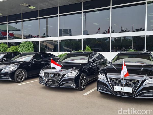 Potret Mobil Dinas Pejabat Negara, Toyota Crown Hybrid