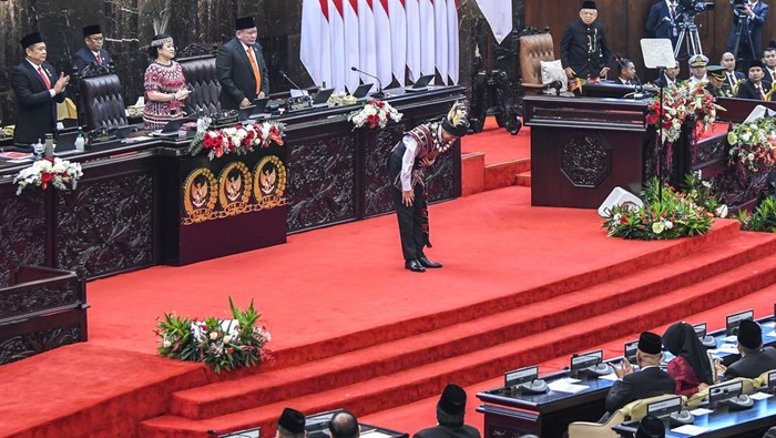 Potret Jokowi Saat Pidato Kenegaraan di Sidang Tahunan MPR Presiden Joko Widodo menyampaikan pidato kenegaraan pada Sidang Tahunan MPR dan Sidang Bersama DPR - DPD Tahun 2023 di Gedung Nusantara, Kompleks Parlemen, Senayan, Jakarta, Rabu (16/8/2023). ANTARA FOTO/Galih Pradipta/Spt.