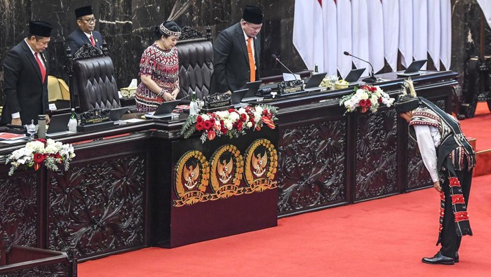Potret Jokowi Saat Pidato Kenegaraan di Sidang Tahunan MPR Presiden Joko Widodo menyampaikan pidato kenegaraan pada Sidang Tahunan MPR dan Sidang Bersama DPR - DPD Tahun 2023 di Gedung Nusantara, Kompleks Parlemen, Senayan, Jakarta, Rabu (16/8/2023). ANTARA FOTO/Galih Pradipta/Spt.