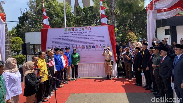 Proses deklarasi 18 parpol di Kota Sukabumi jelang Pemilu 2024.