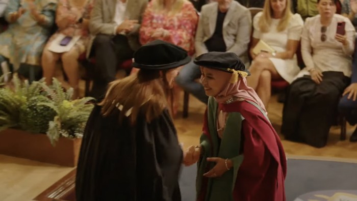 Prosesi wisuda Raeni di University of Birmingham, Inggris pada 20 Juli 2023 lalu
